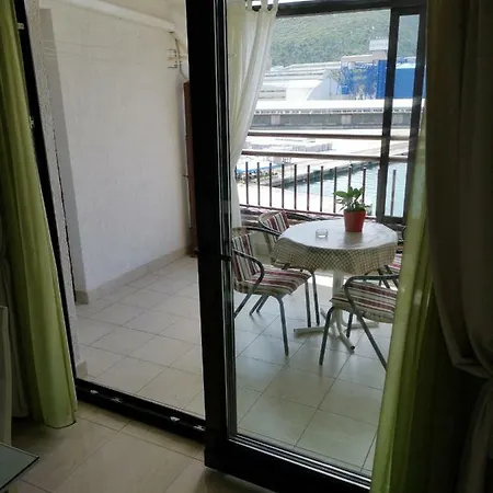 Apollon Ploce (Dubrovnik-Neretva)
